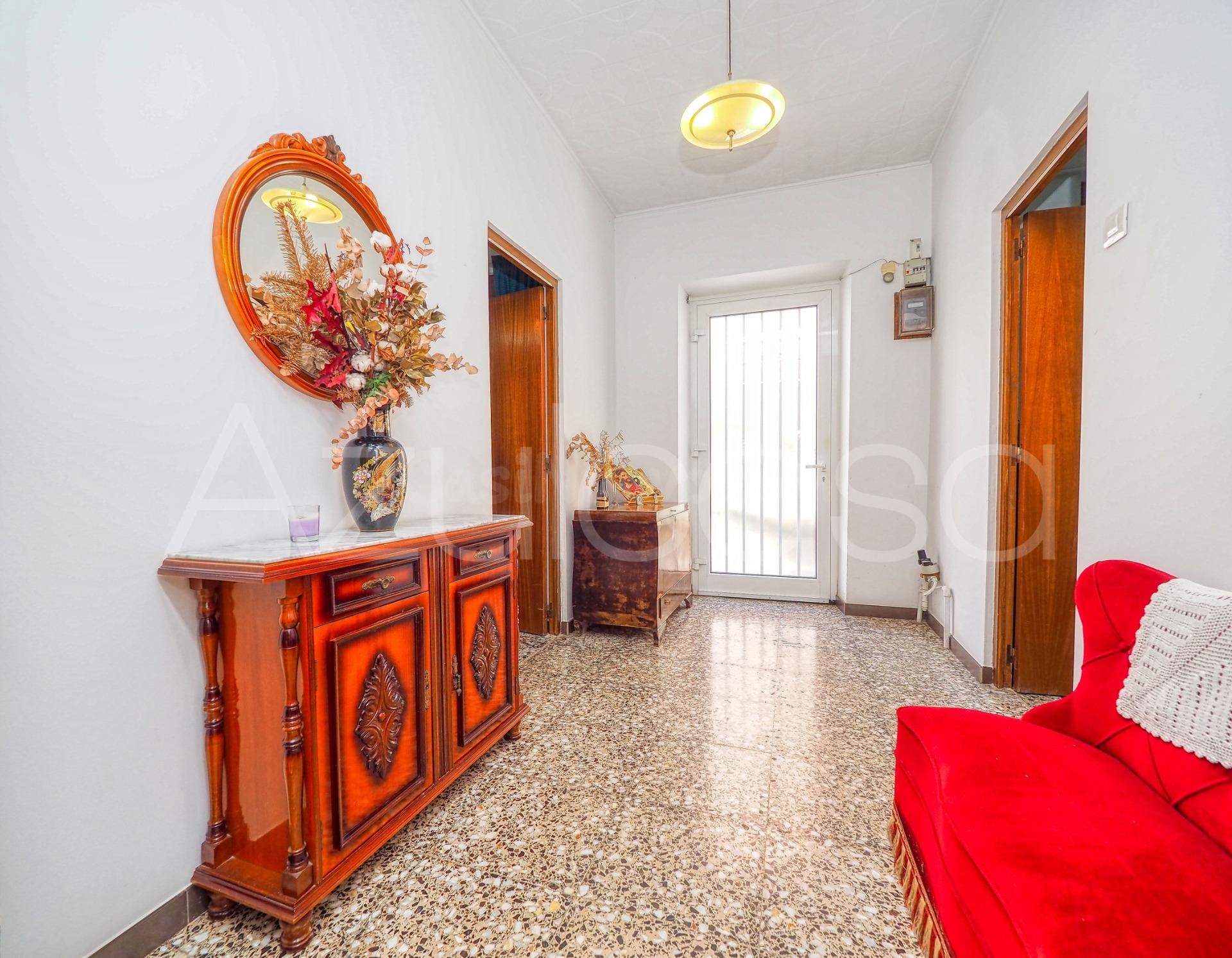 Estupenda casa en planta baja en venta de 4 dormitorios y 2  - foto 5