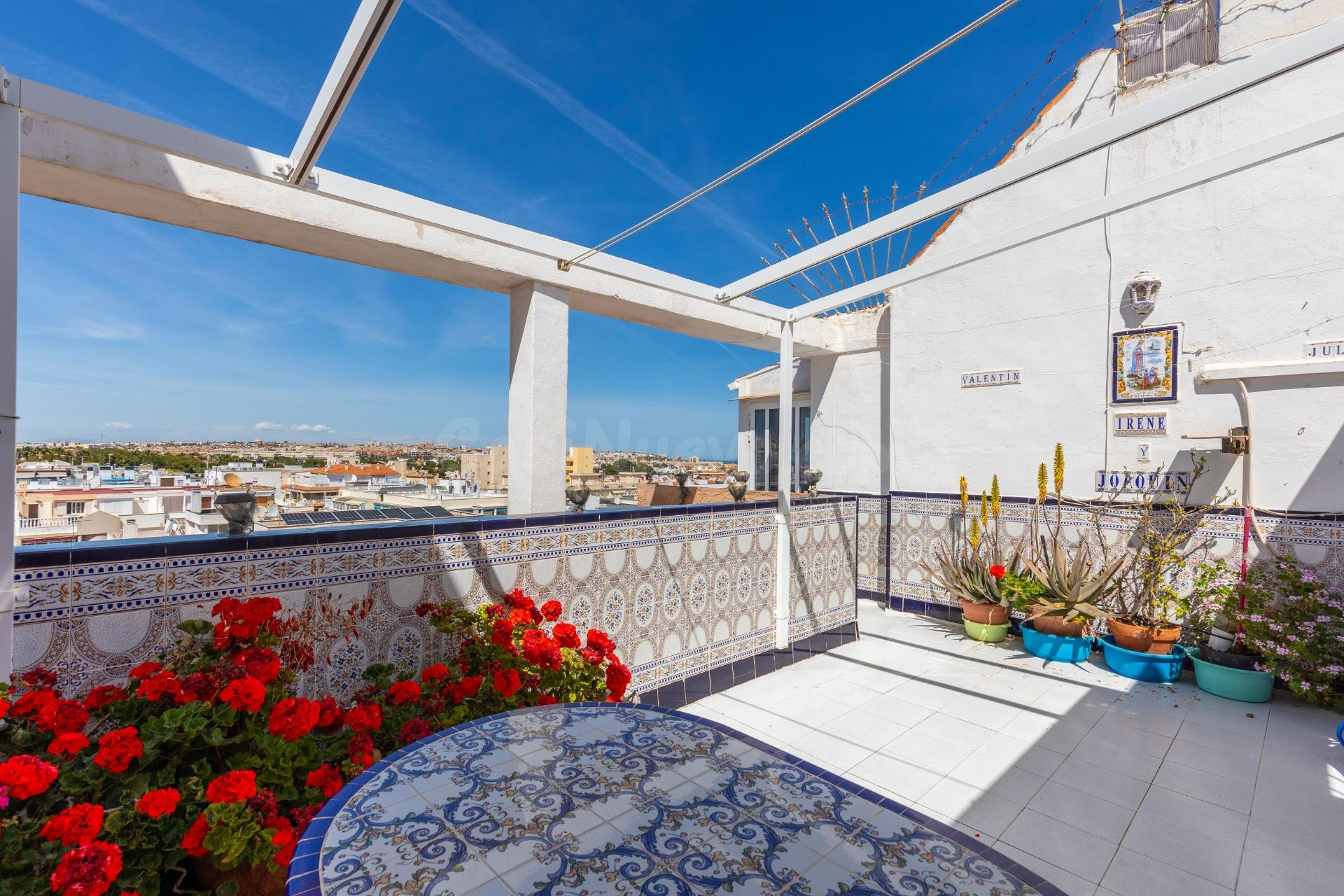 Ático con Terraza Infinita y Vistas al Mar en Calle Fragata con 3 dormitorios y Garaje