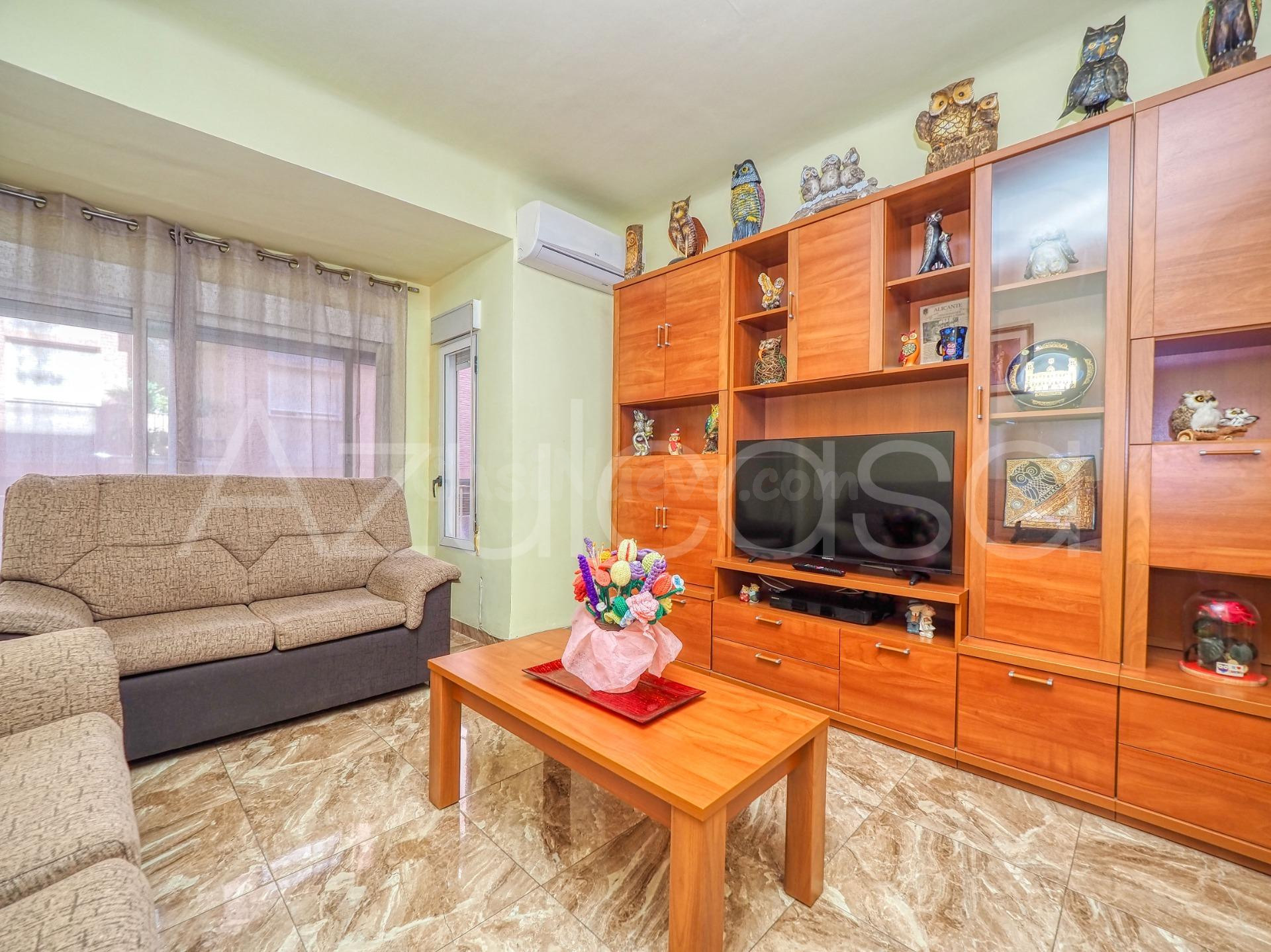 Estupendo piso en venta de 3 habitaciones y 1 baño completo  - foto 2