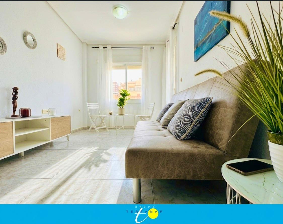PRECIO Y LUMINOSO APARTAMENTO, MUY COQUETO, A UNOS PASOS DEL