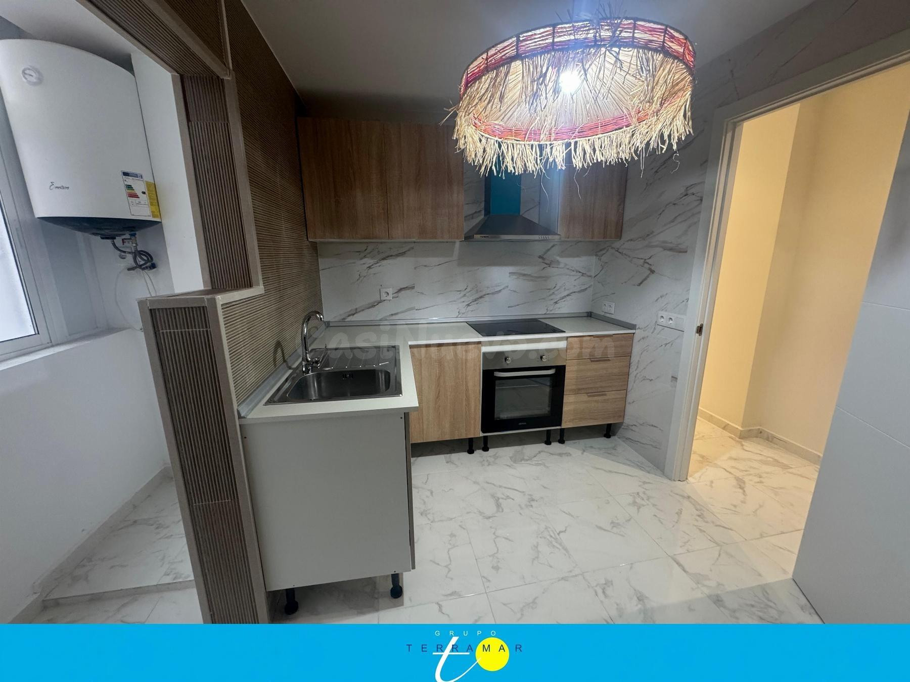 FANTASTICA VIVIENDA TOTALMENTE REFORMADO EN PLENO CENTRO URB - foto 2