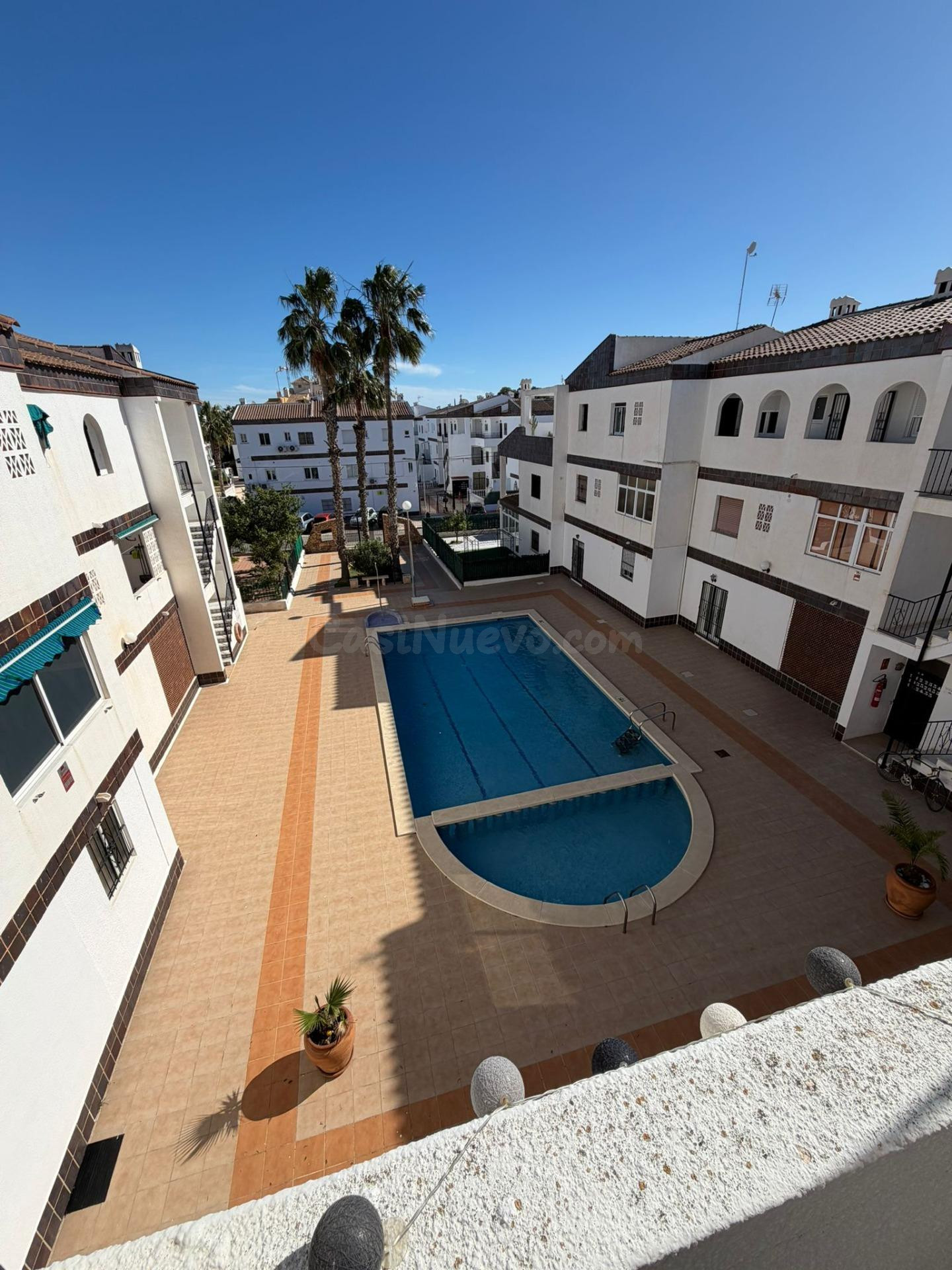 Apartamento reformado de 2 dormitorios – Punta Prima, Cala D - foto 2