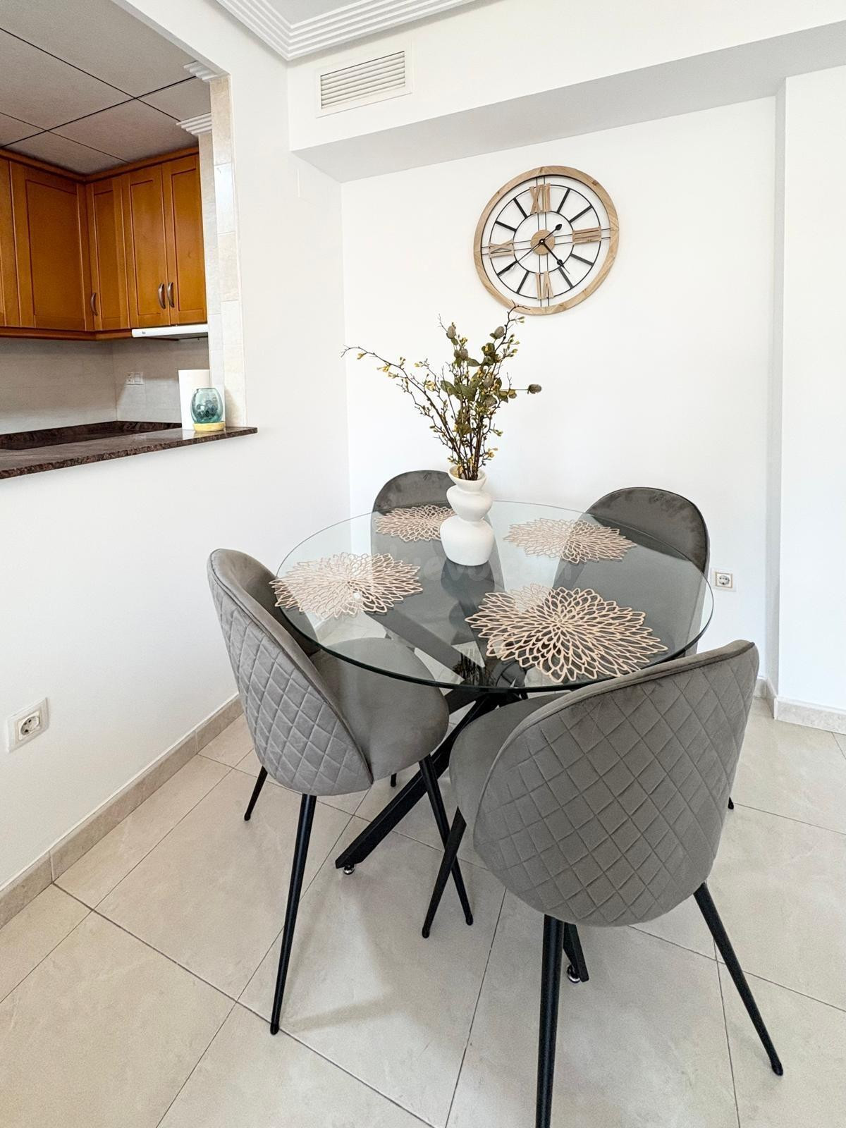 Apartamento reformado de 2 dormitorios – garaje y trastero,  - foto 2