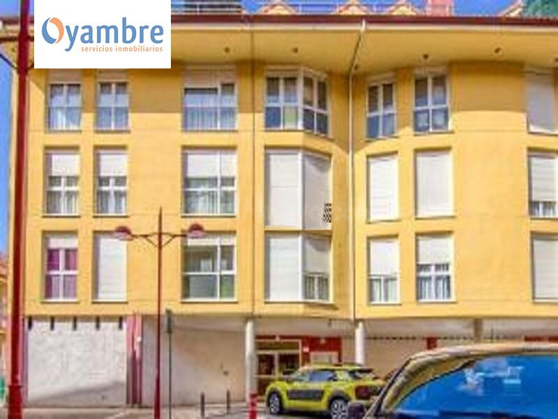 OFICINA ENTREPLANTA EN AMPUERO. RESIDENCIAL AMANECER