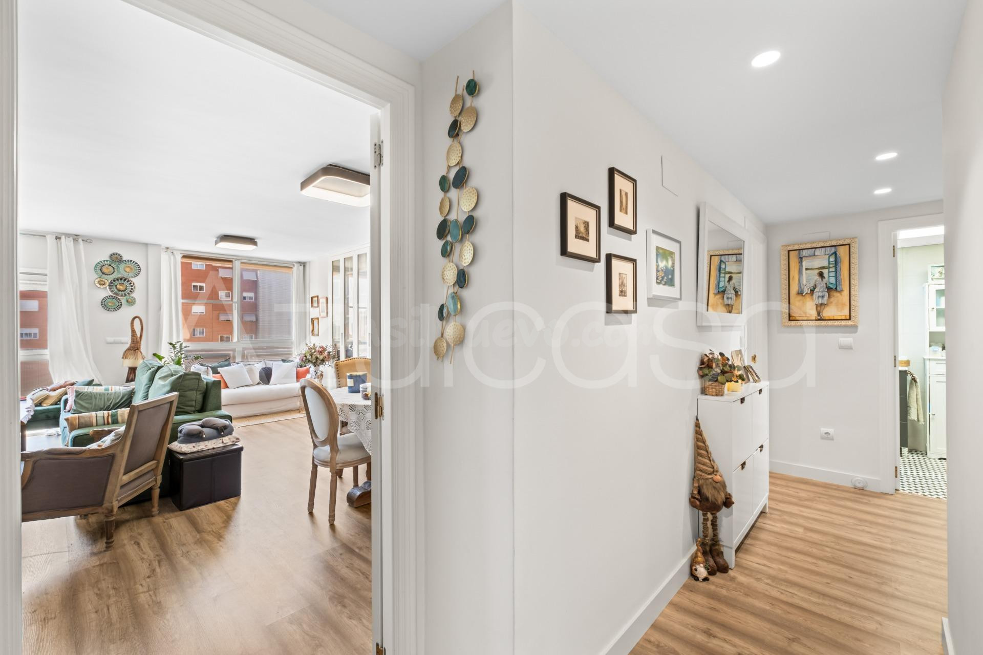 Fantástico piso en venta de 3 dormitorios y 2 baños con gara - foto 3