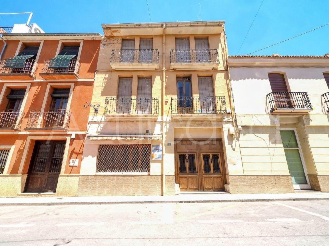 Gran casa en Torremanzanas