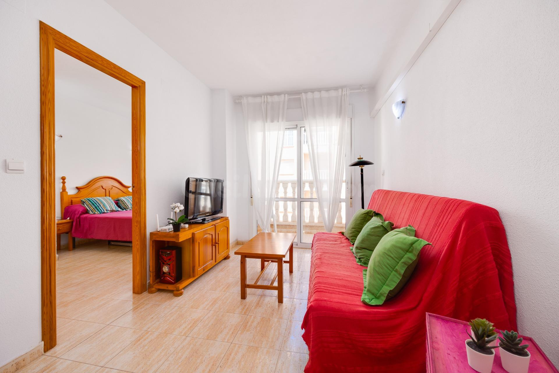 Apartamento de 2 dormitorios con piscina comunitaria en Torr