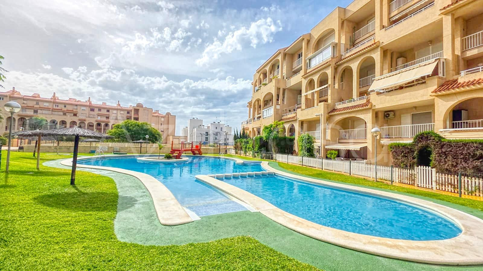 Piso Dúplex en venta de 3 dormitorios y 3 baños con garaje y