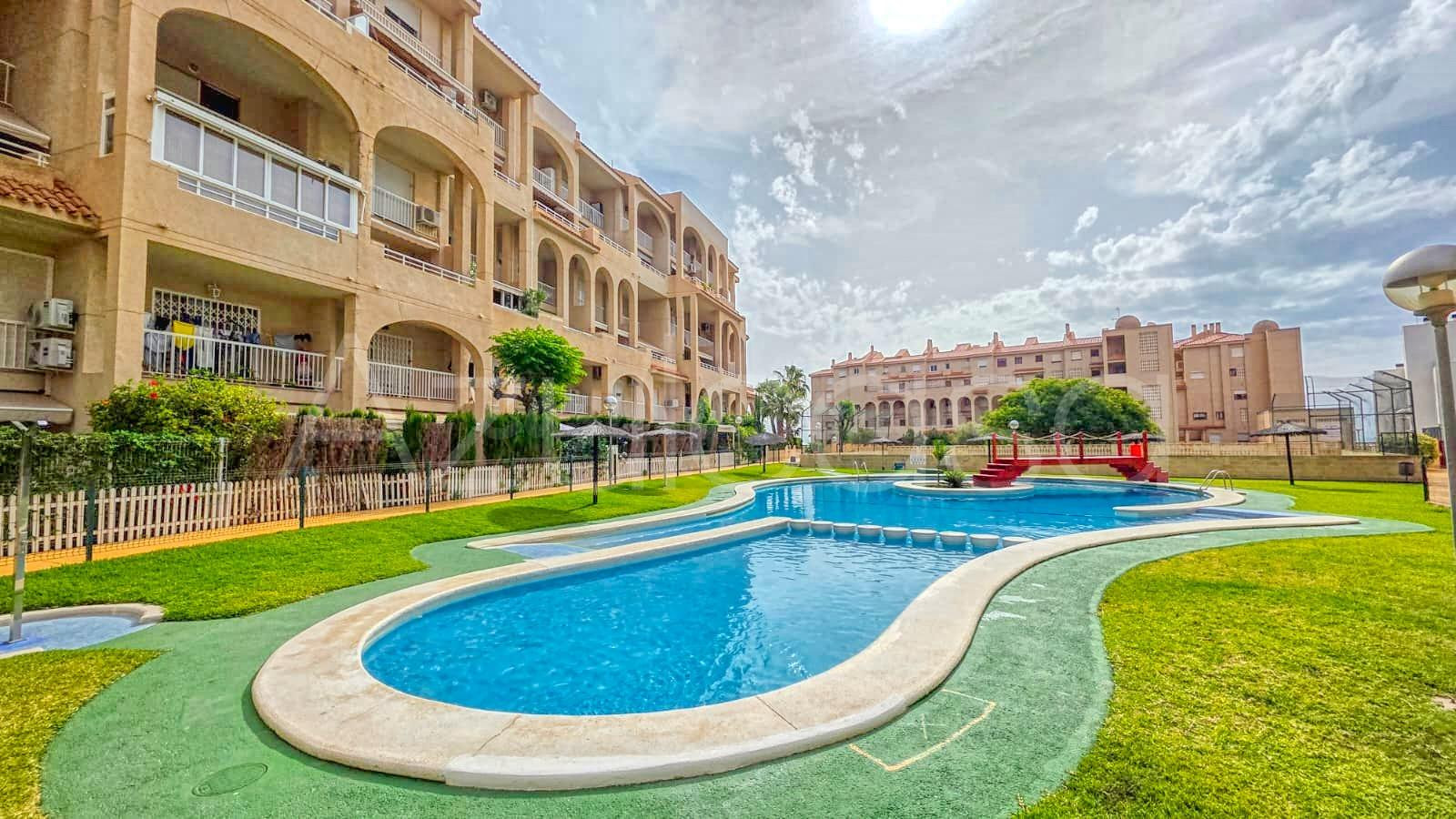 Piso Dúplex en venta de 3 dormitorios y 3 baños con garaje y - foto 2