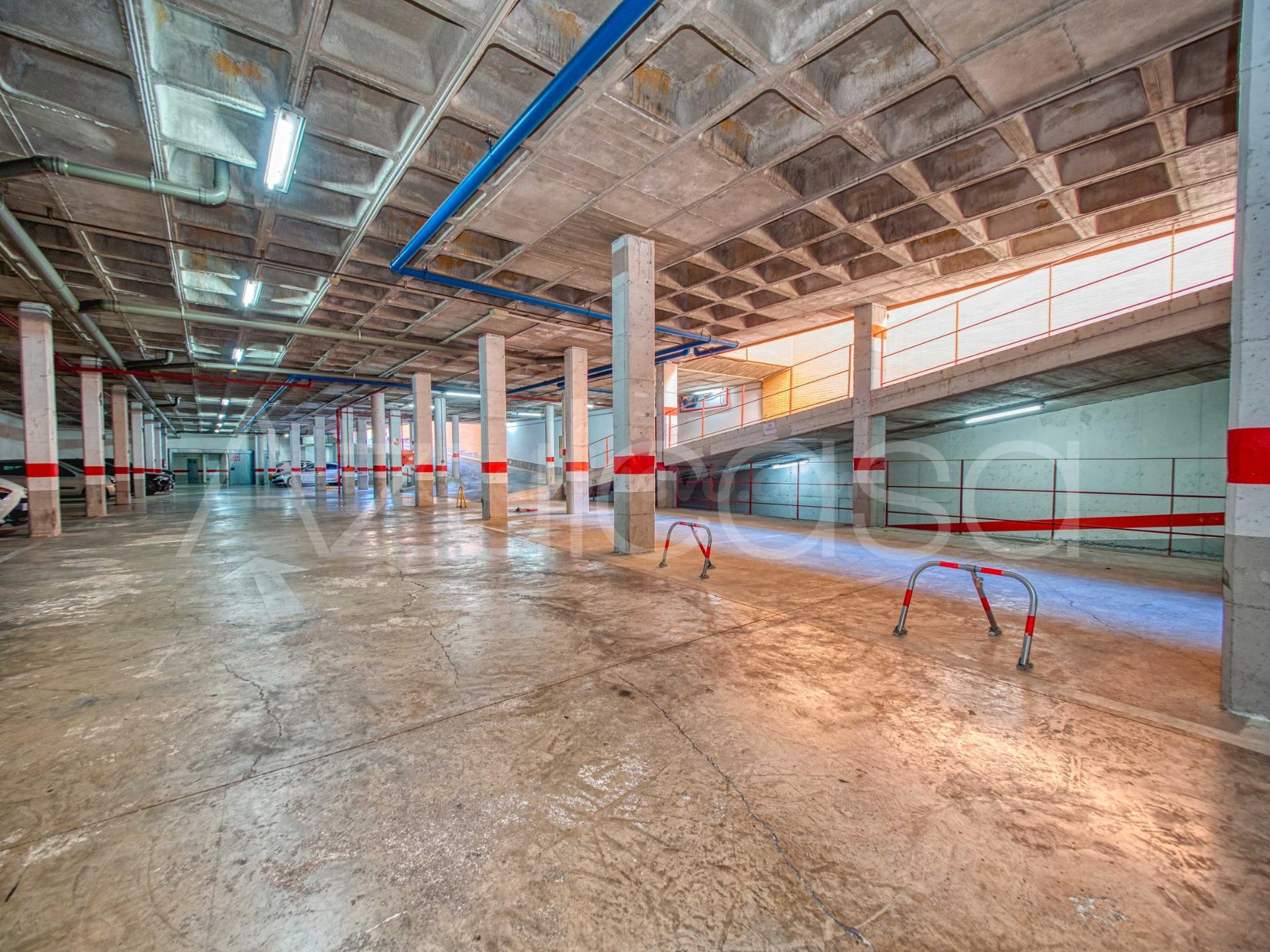 2 plazas de garaje + 1 trastero en venta en Garbinet - foto 2