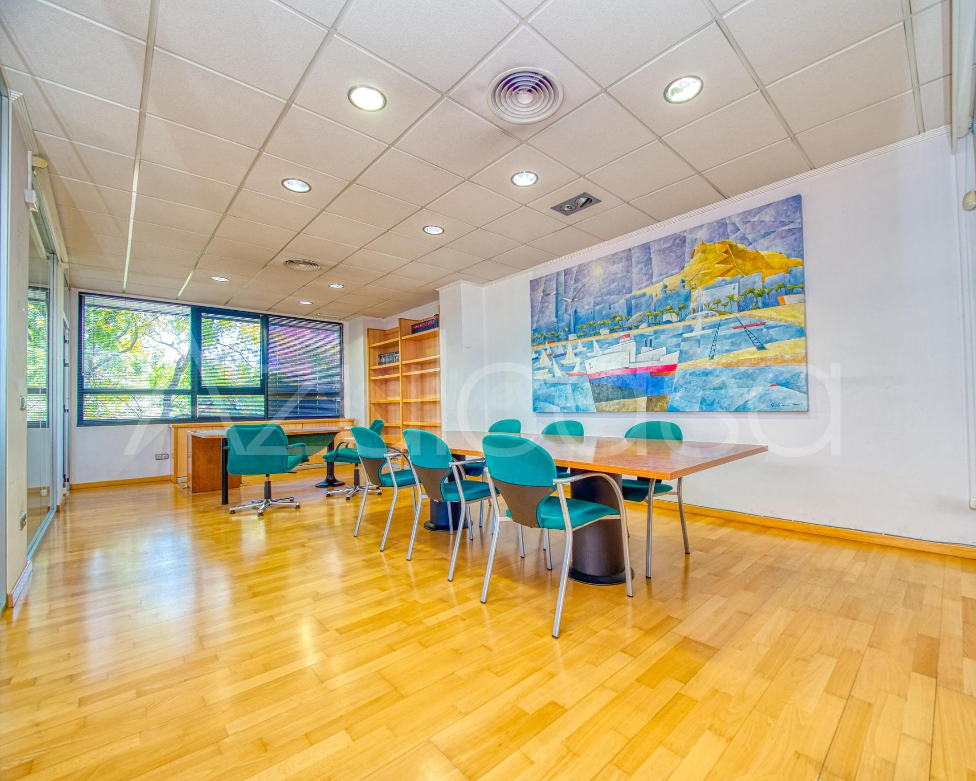 Oficina en venta junto a Plaza Agatángelo Soler