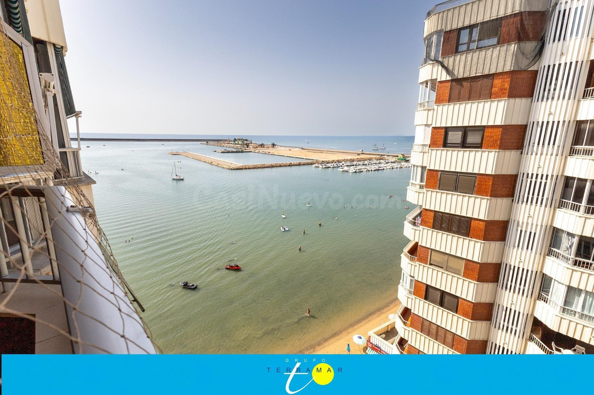 MAGNIFICO APARTAMENTO CON PISCINA COMUNITARIA, GARAJE PRIVAD