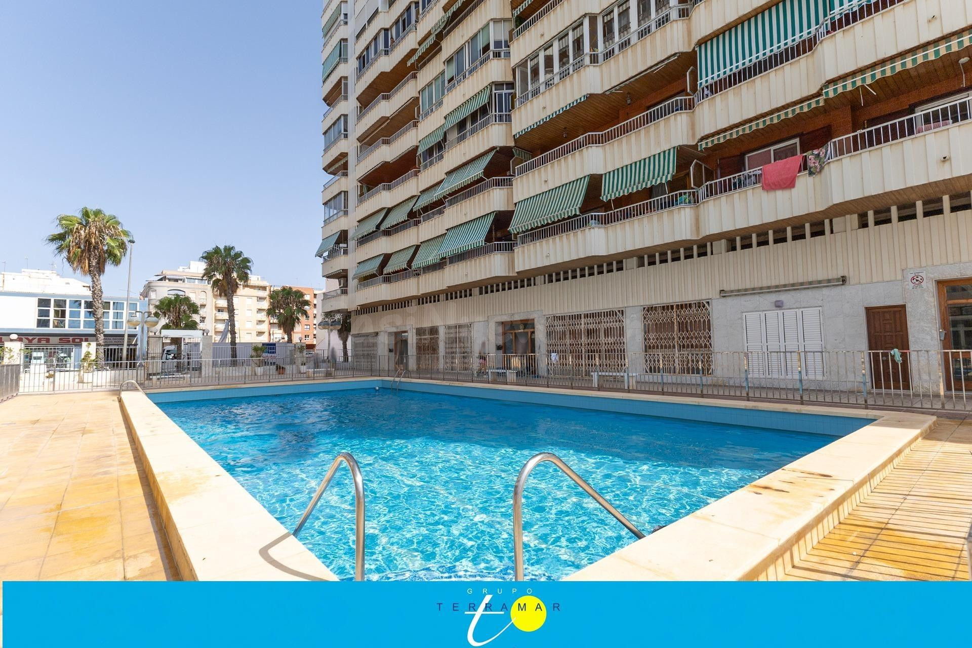 MAGNIFICO APARTAMENTO CON PISCINA COMUNITARIA, GARAJE PRIVAD - foto 2