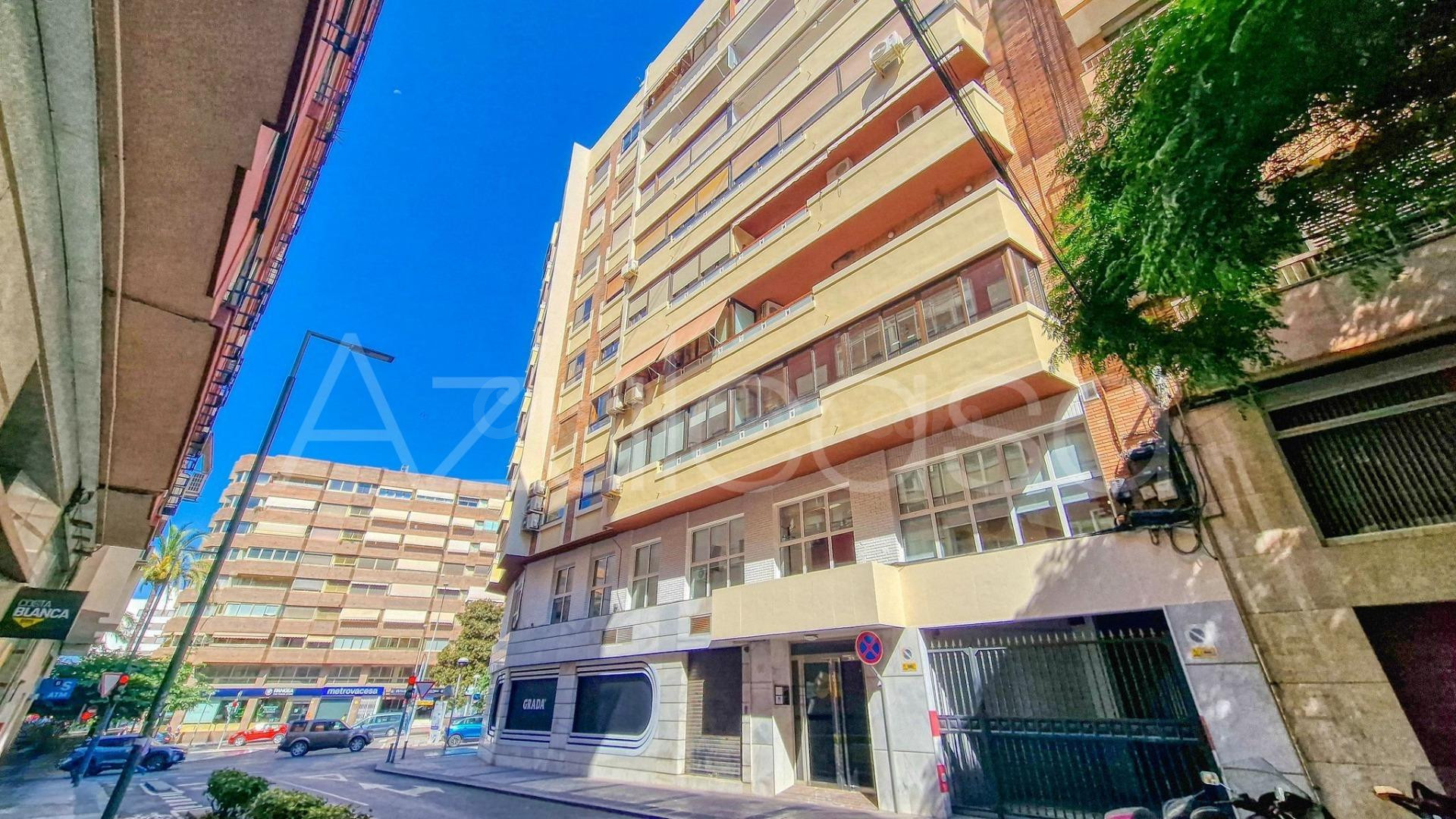 Estupendo piso en venta de 4 dormitorios y 2 baños con plaza - foto 3
