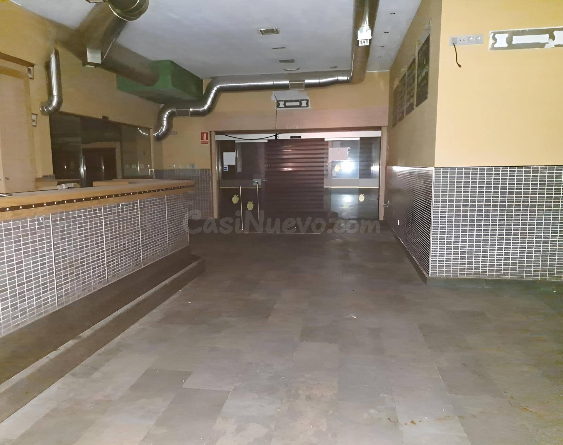 Local comercial 1 habitación 118m² en venta - Milán-Pumarín - foto 3