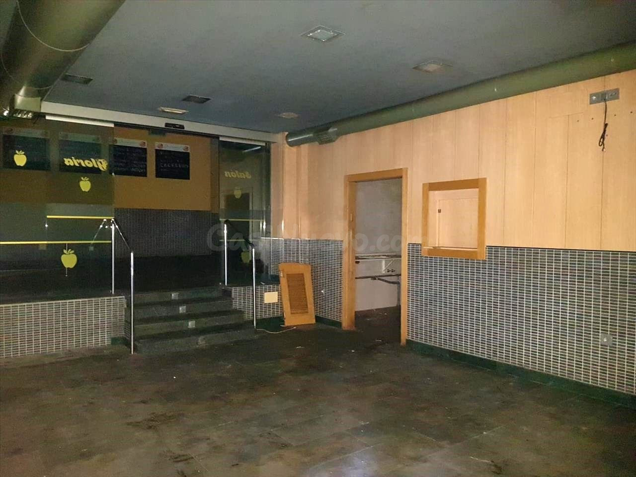 Local comercial 1 habitación 118m² en venta - Milán-Pumarín - foto 5