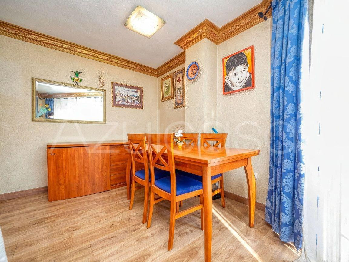 Estupendo piso en venta de 4 dormitorios y 2 baños con garaj - foto 3
