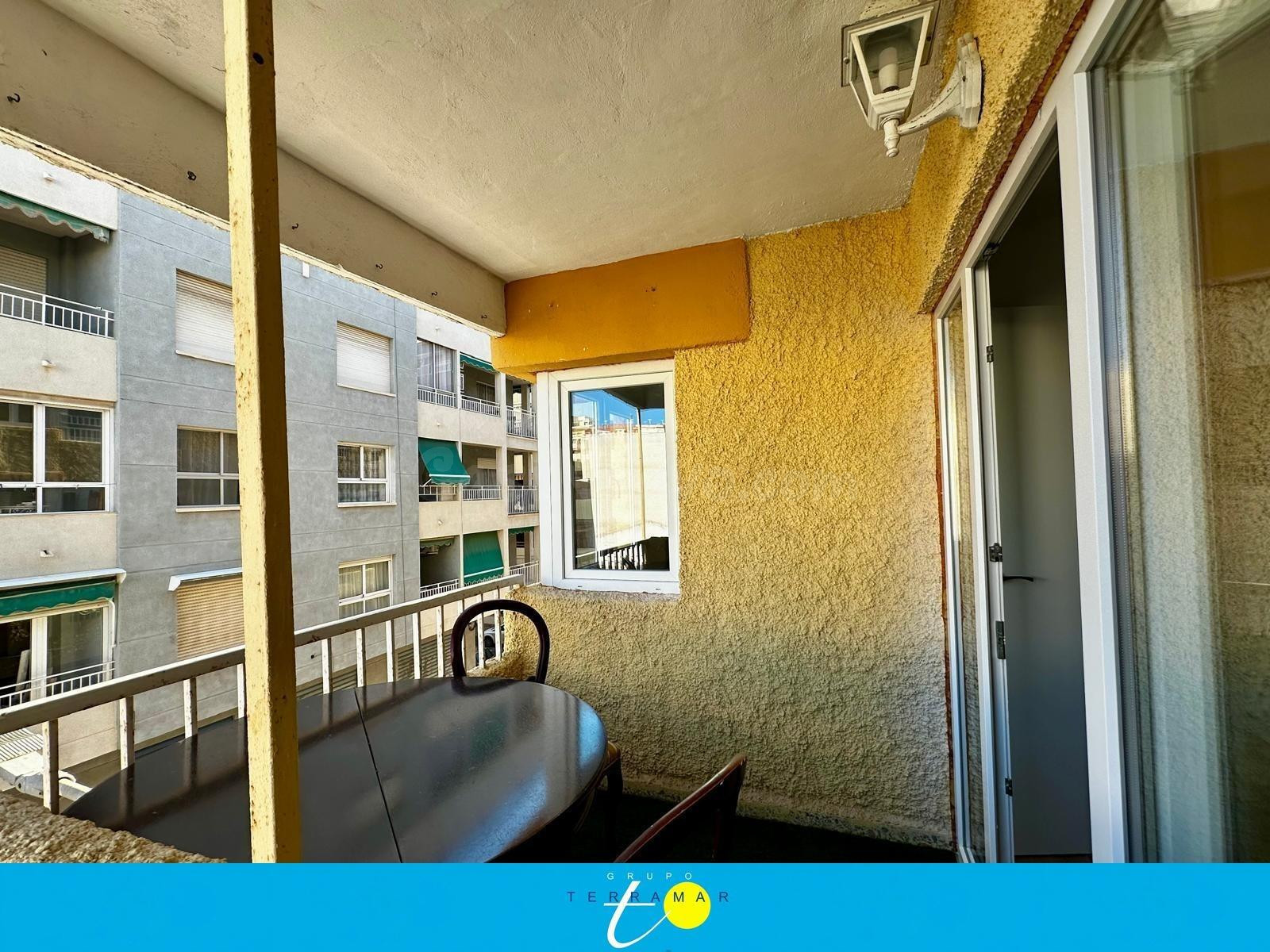 FANTASTICO APARTAMENTO TOTALMENTE REFORMADO, MUY COQUETO Y A - foto 2