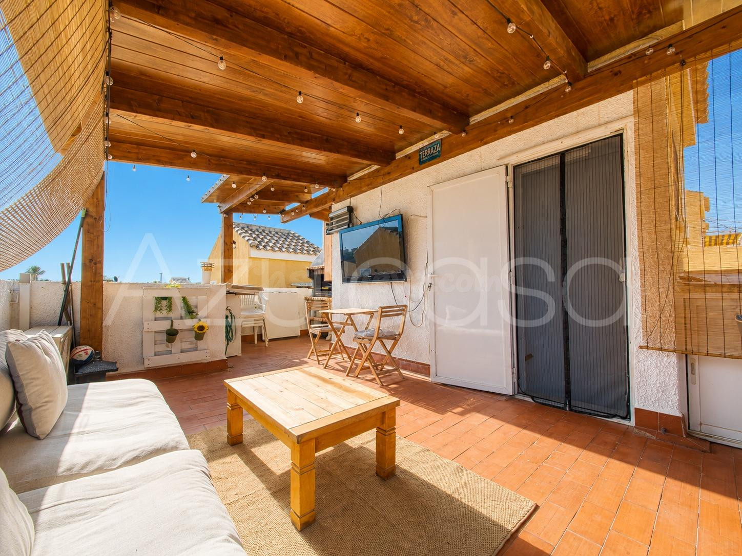 Estupendo Adosado de 3 dormitorios y 2 baños en Gran Alacant - foto 2