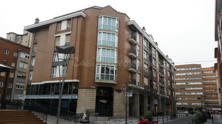 Local comercial 238m² en venta - Muriedas