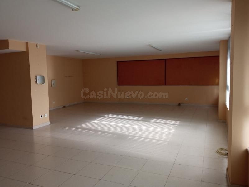 Local comercial 238m² en venta - Muriedas - foto 2