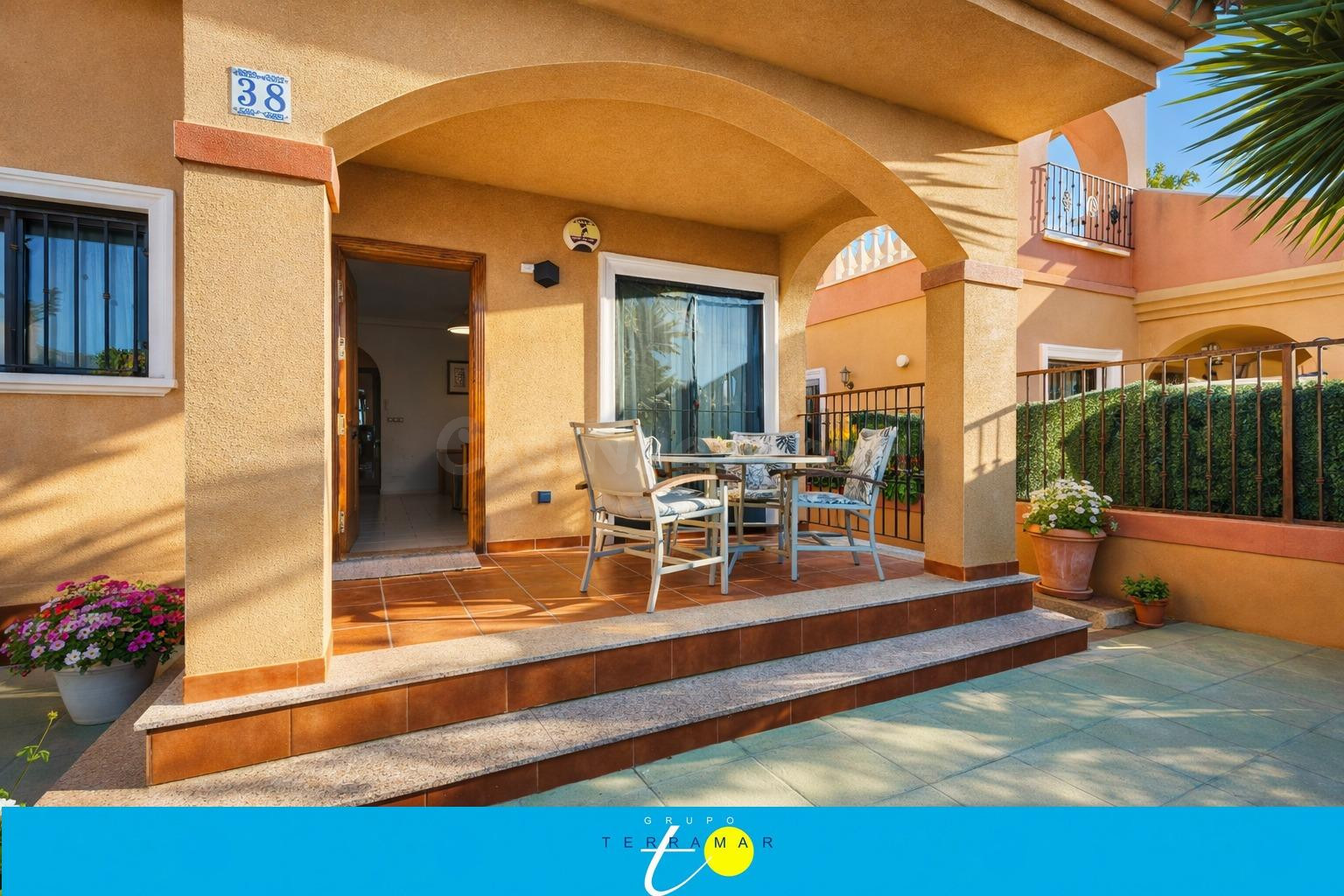 FANTASTICO CHALET INDEPENDENTE CON PISCINA COMUNITARIA, MUY 