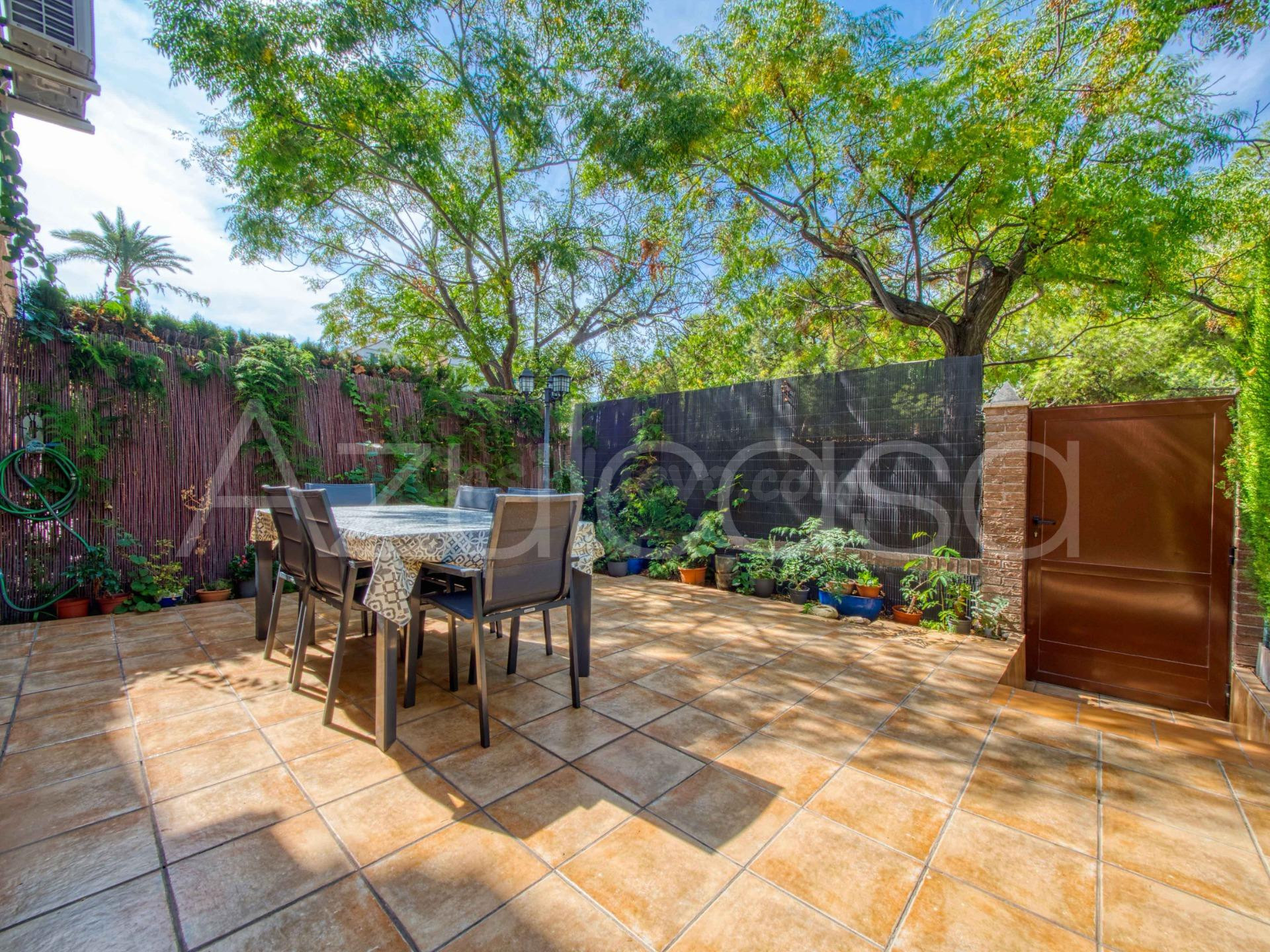 Adosado en venta de 4 plantas: 4 dormitorios y 3 baños con g - foto 5