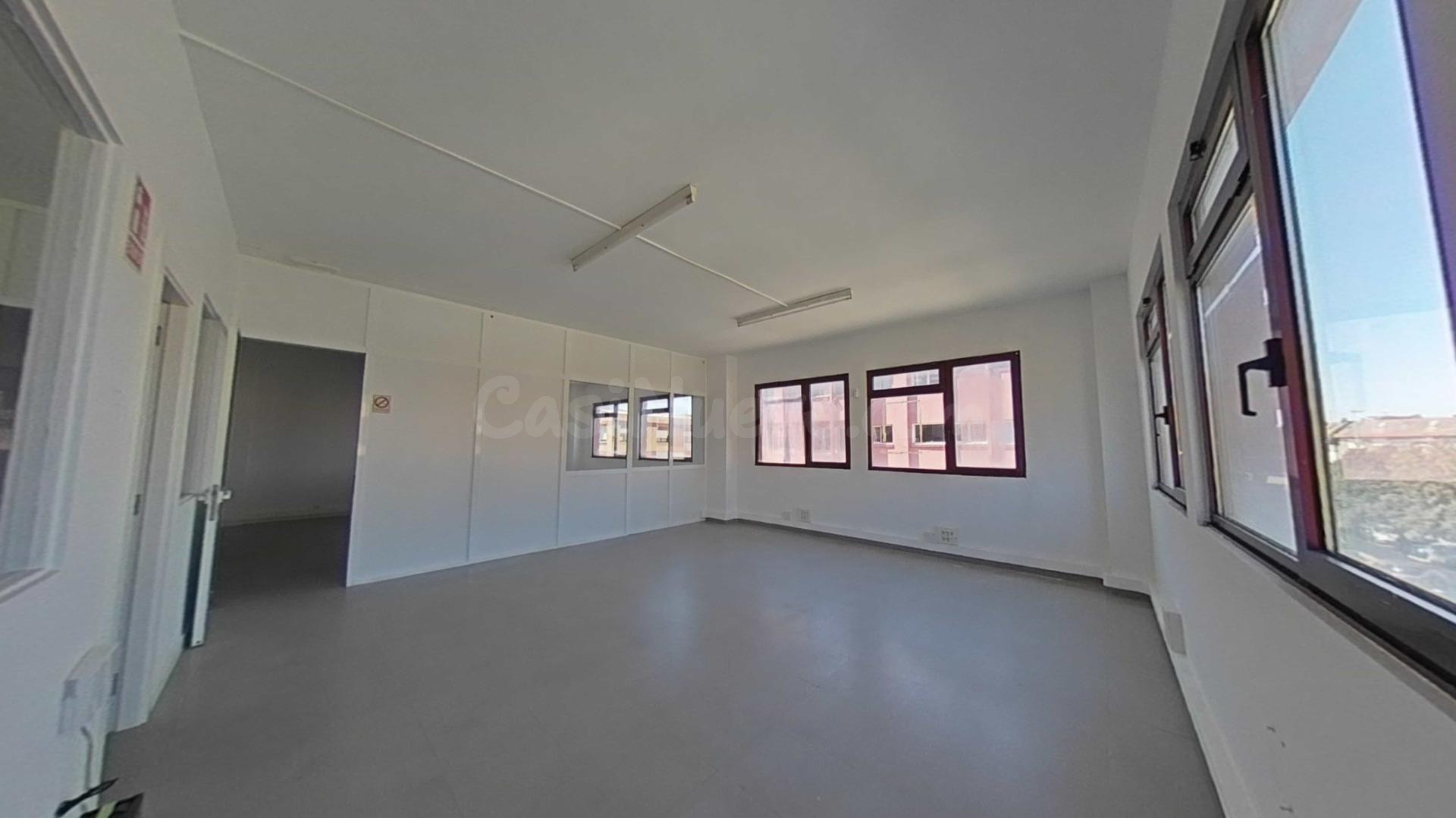 Local comercial 1 habitación 252m² en venta - Alisal - Cazoñ - foto 2