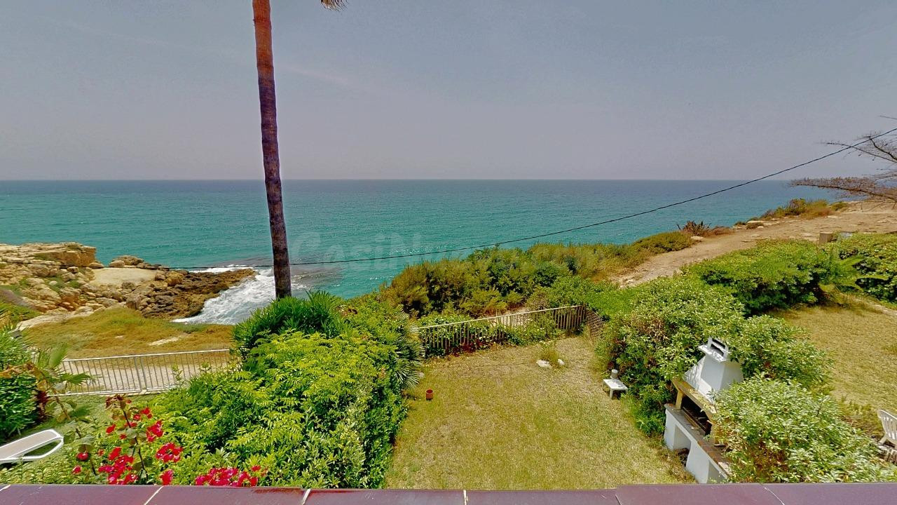 LA CASA DEL FARO- CASA FRONTAL AL MAR EN EXCLUSIVA ZONA D' E - foto 3
