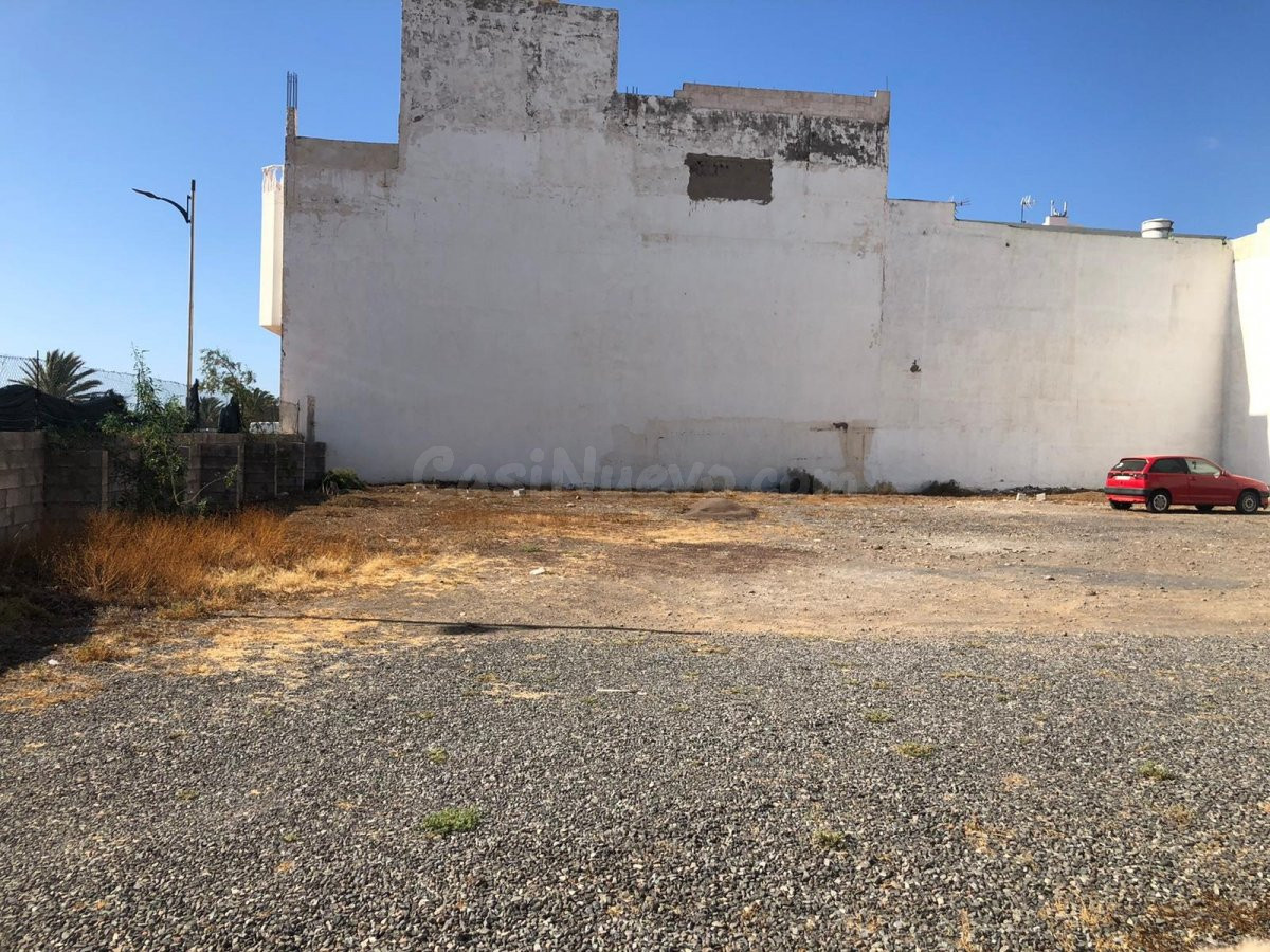 OPORTUNIDAD UNICA! SOLAR URBANO EN ESQUINA CRUCE DE ARINAGA 1.137 METROS .