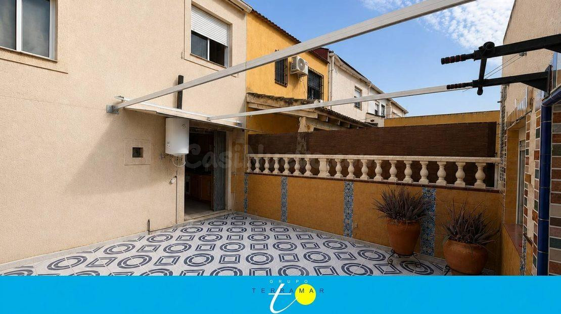 MAGNIFICO ADOSADO, IDEAL PARA FAMILIAS, RODEADO DE TODOS LOS - foto 5