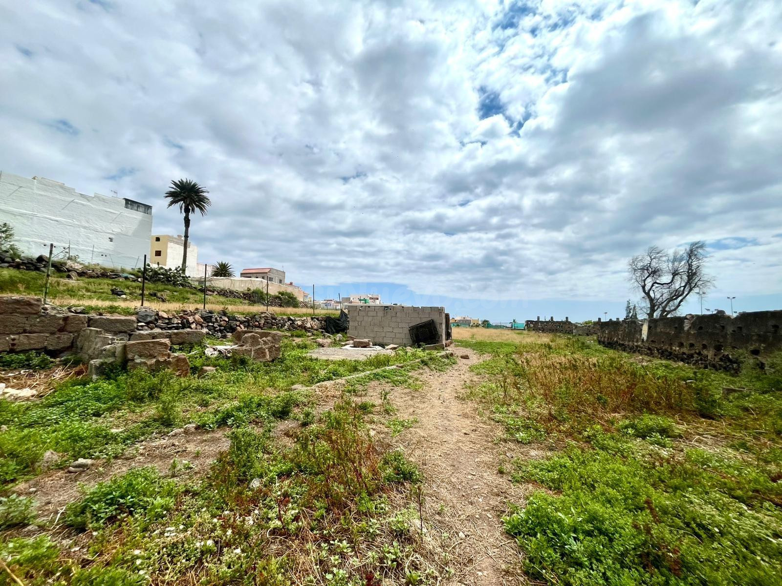 Suelo urbano no consolidado con construcción existente – 940