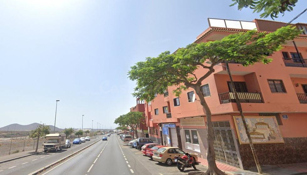 Guarchacho. Piso 3 habitaciones con amplio balcon y patio in