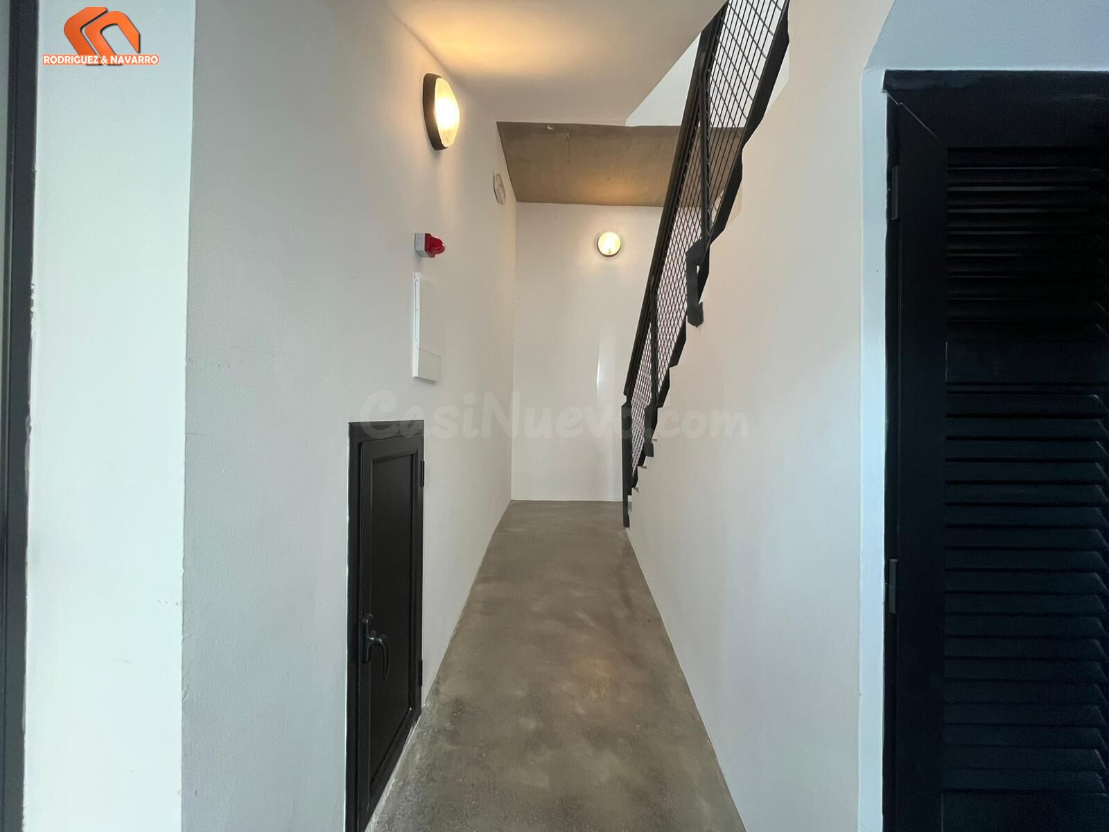 EDIFICIO DE TRES PLANTAS MÁS AZOTEA TRANSITABLE - foto 2