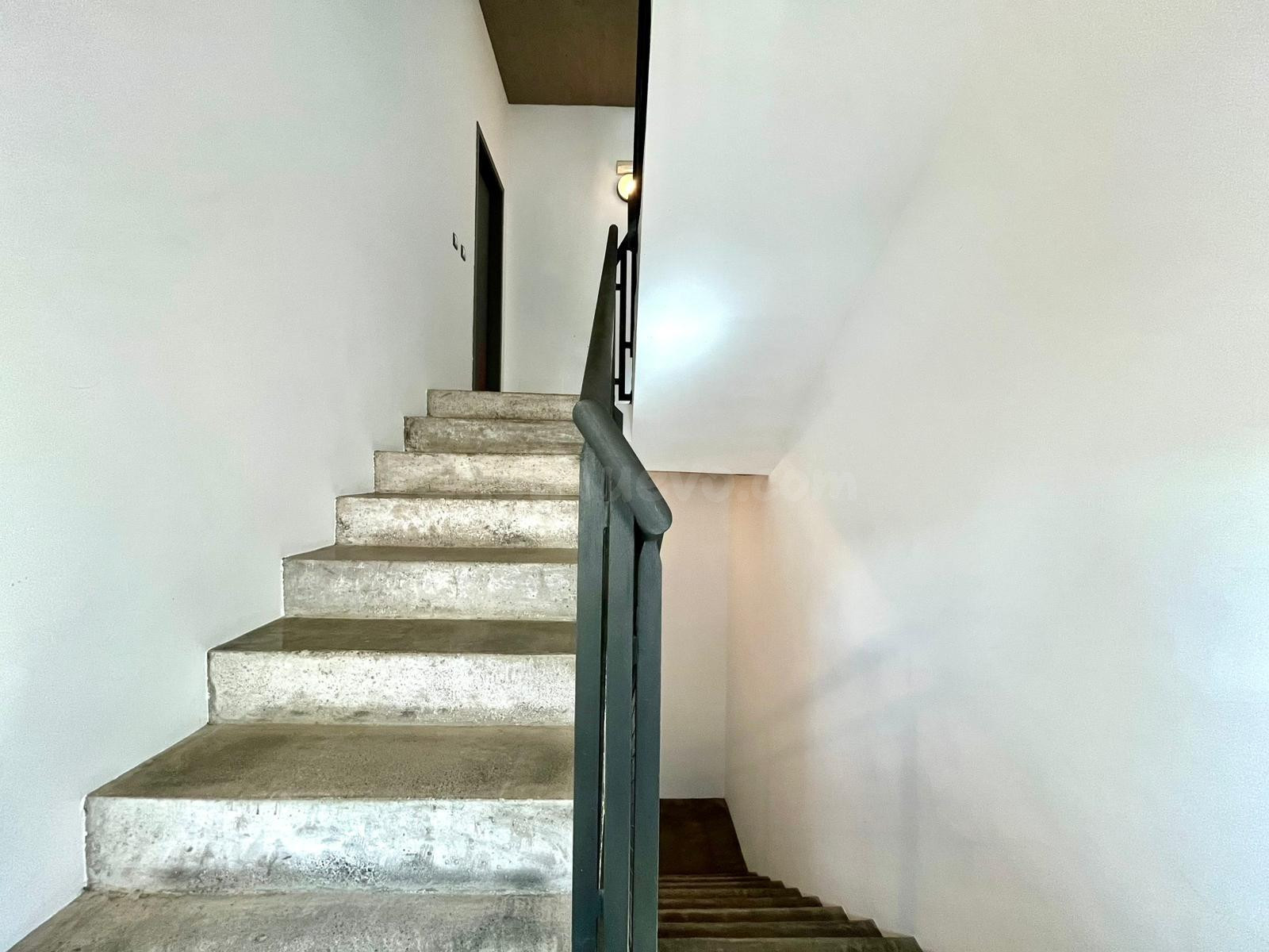 EDIFICIO DE TRES PLANTAS MÁS AZOTEA TRANSITABLE - foto 3