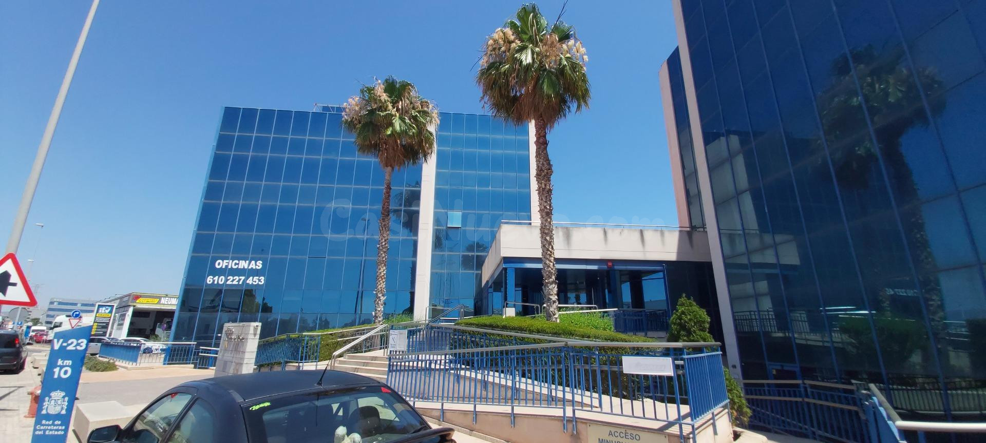 ¡¡OFICINAS EN CENTRO DE NEGOCIOS CON 2 PLAZAS DE GARAJE INCL
