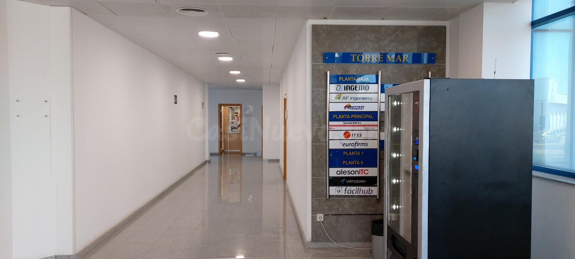¡¡OFICINAS EN CENTRO DE NEGOCIOS CON 2 PLAZAS DE GARAJE INCL - foto 4