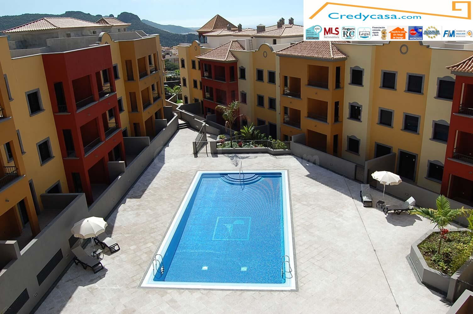 Galeon. Piso 3 habitaciones, garaje y trastero, piscina, asc