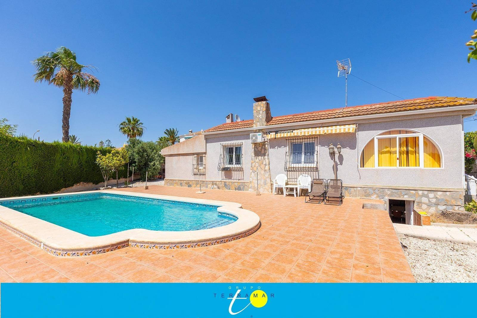 MAGNIFICO CHALET INDEPENDIENTE CON PISCINA PRIVADA Y UNA GRA