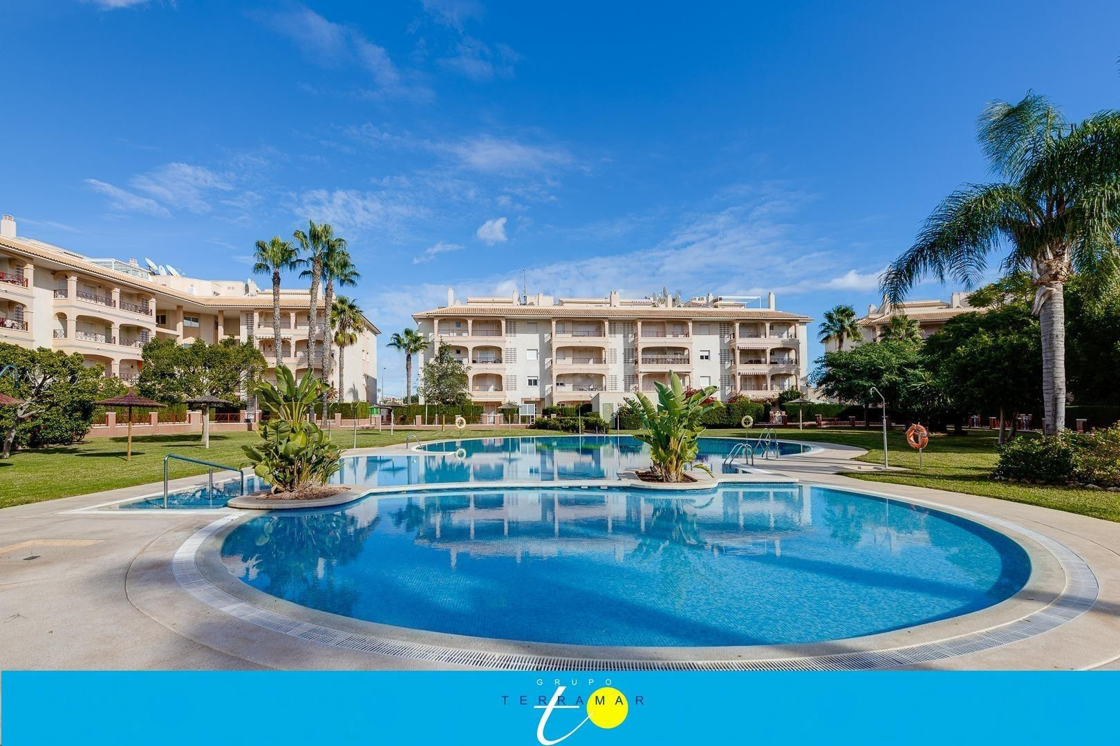 FANTASTICO APARTAMENTO EN PLANTA BAJA CON PISCINA COMUNITARI - foto 2