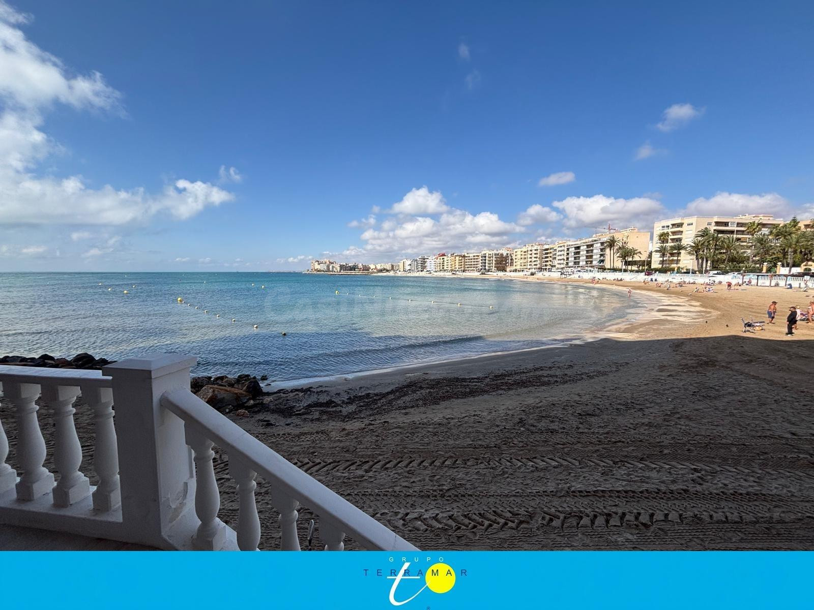 FANTÁSTICO APARTAMENTO TOTALMENTE REFORMADO Y CON INCREÍBLES - foto 2