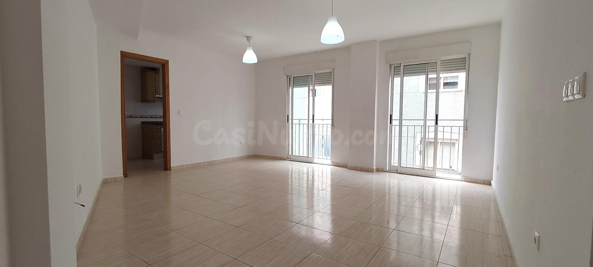 Amplia vivienda de 4 dormitorios con piscina en Villafranque - foto 5
