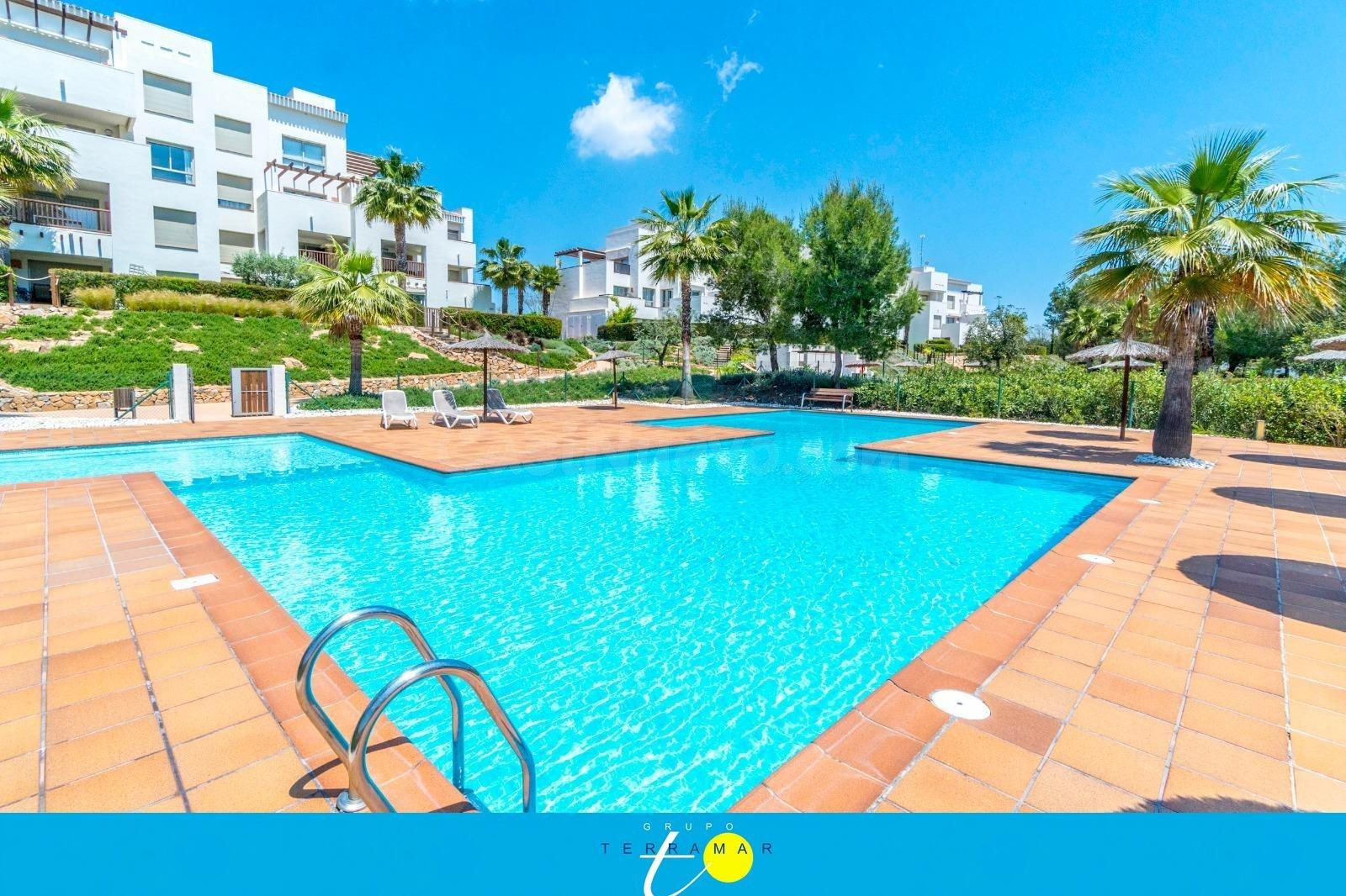 MAGNIFICO ATICO CON PISCINA COMUNITARIA, MUY LUMINOSO, IDEAL