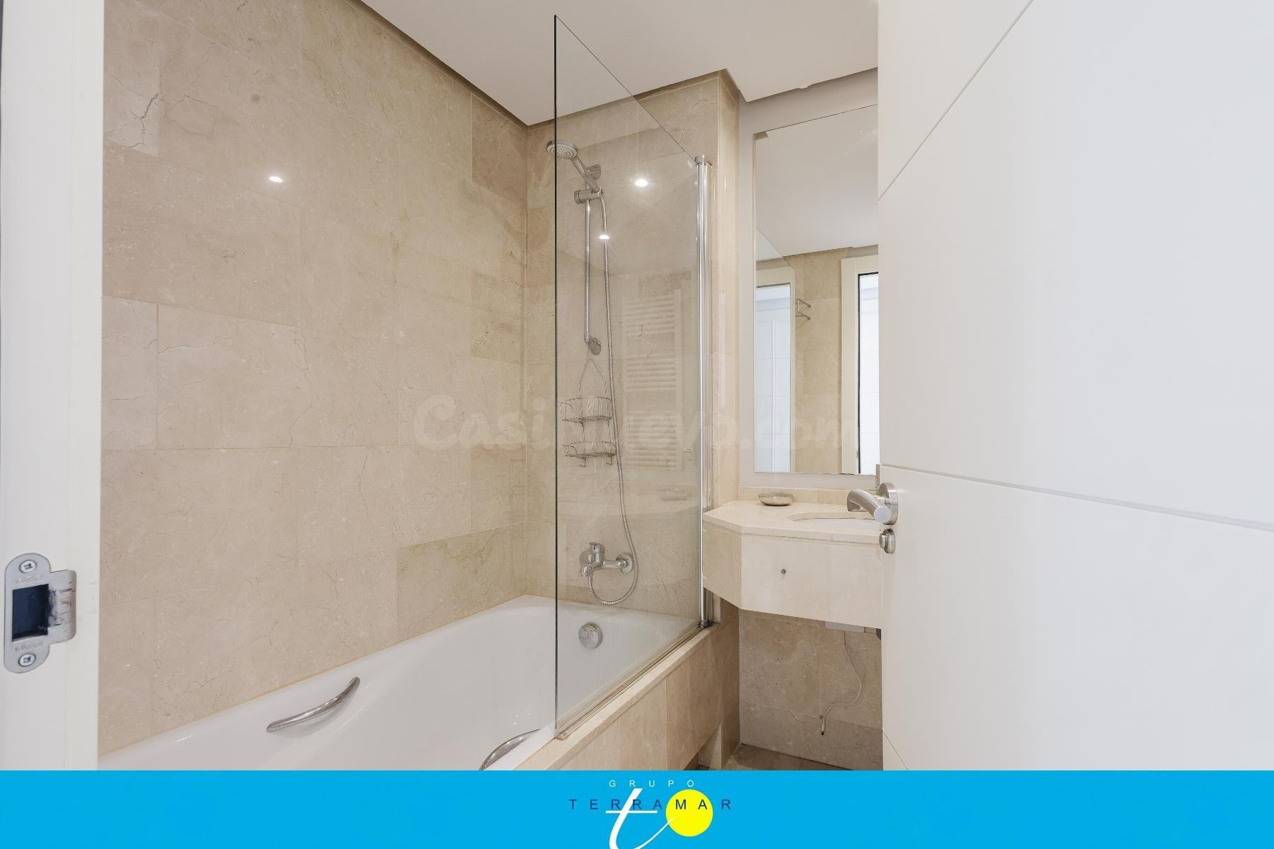 MAGNIFICO ATICO CON PISCINA COMUNITARIA, MUY LUMINOSO, IDEAL - foto 5
