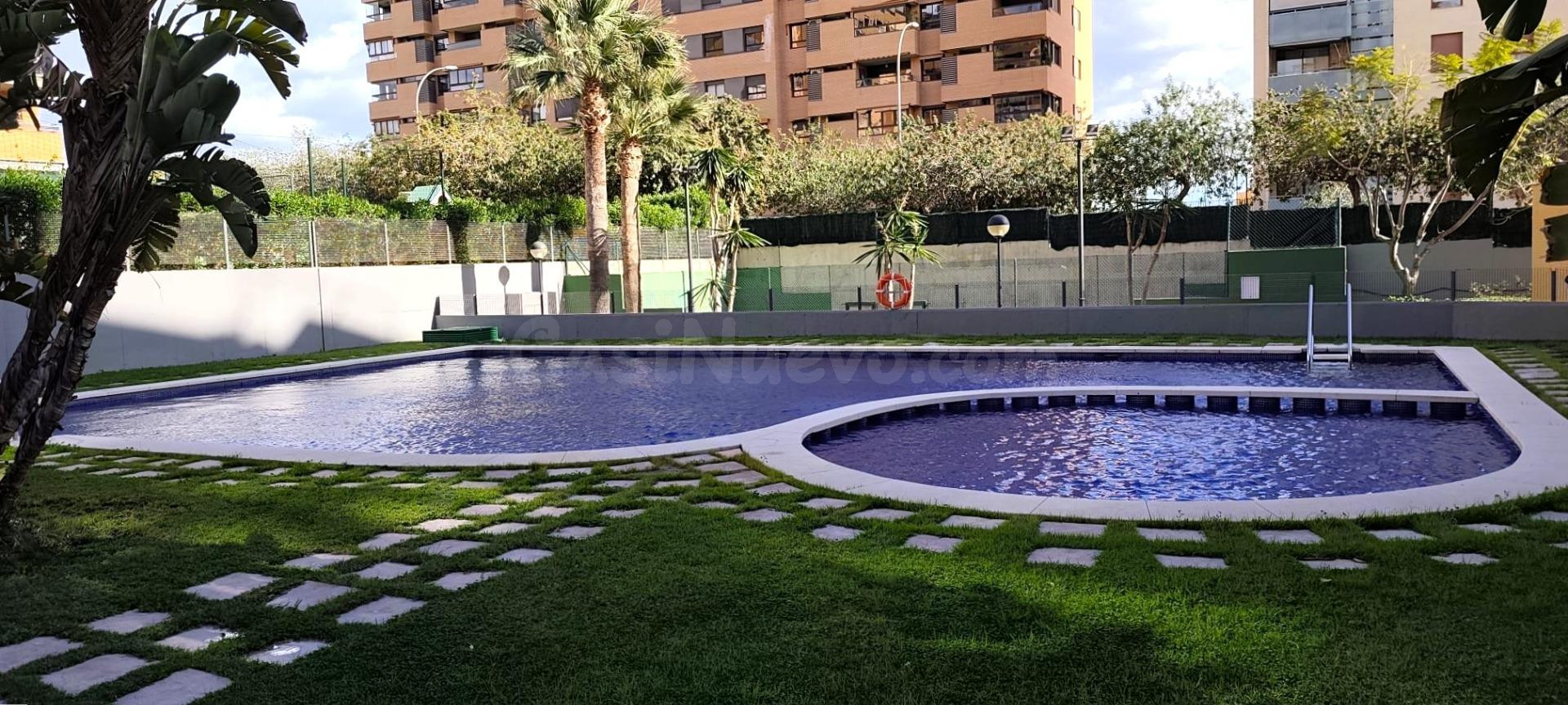 Vivienda con vistas al parque, piscina, garaje y trastero en