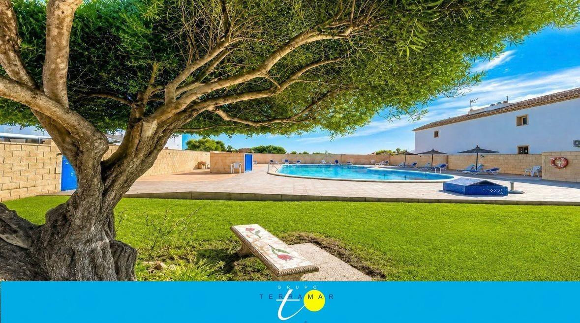 FABULOSO CHALET ADOSADO TOTAMENTE REFORMADO CON PISCINA COMUNITARIA, IDEAL PARA VIVIR TODO EL AÑO