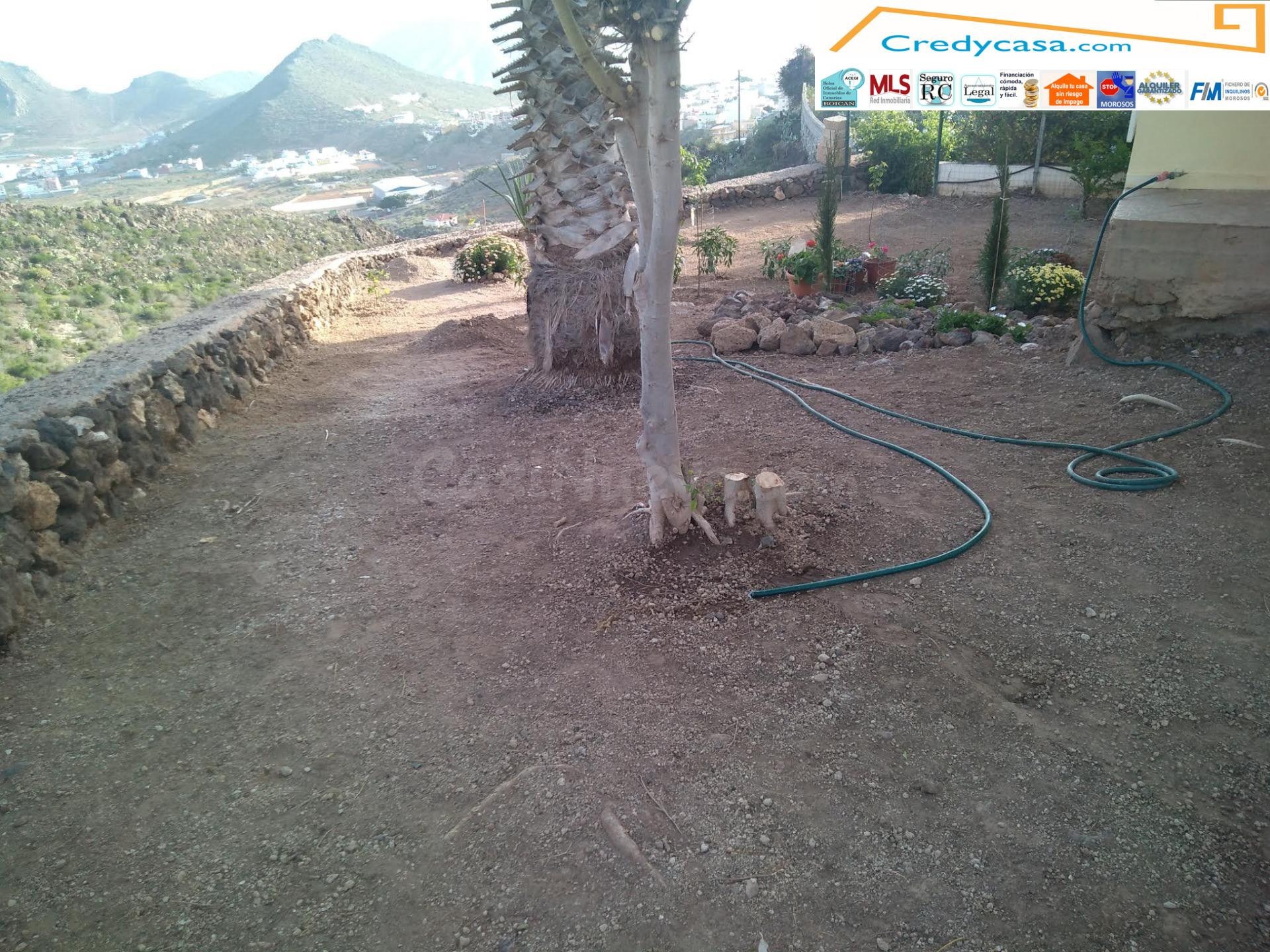 Villa independiente con jardín y espectaculares vistas al ma - foto 2