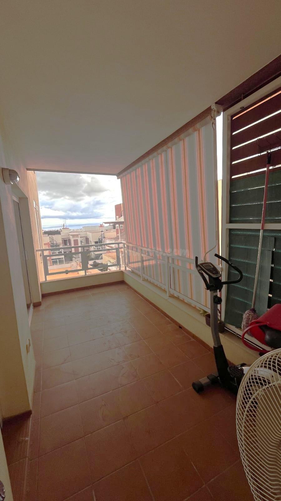 Parque La Reina. Piso 85m2, 2 habitaciones, 2 baños, salon c