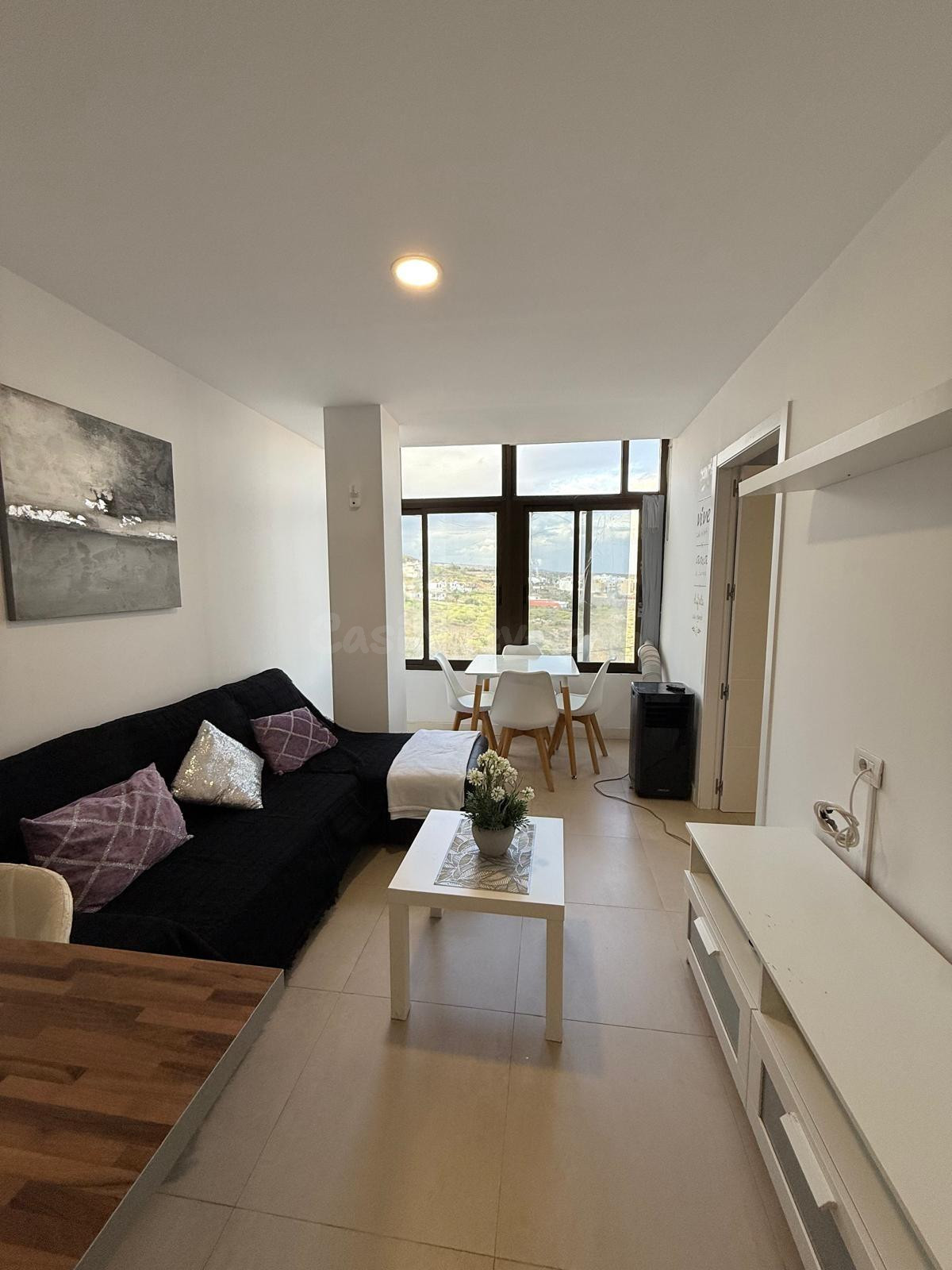 San Isidro, Piso 1 habitación reformado ideal para jovenes con todos los servicios cercanos.