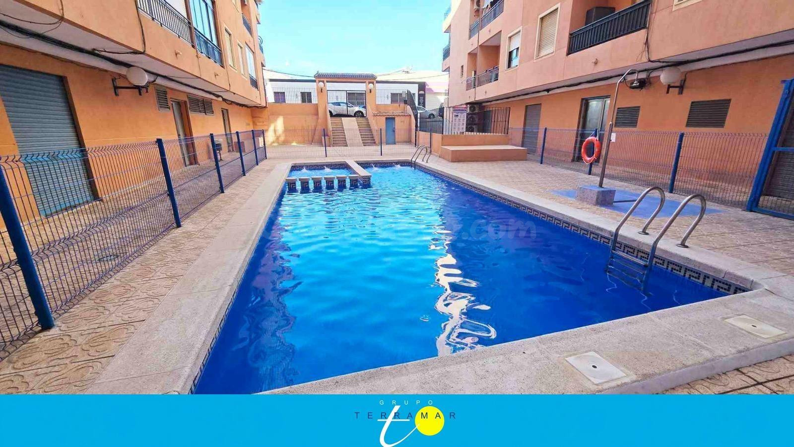 MAGNIFICO ESTUDIO CON PISCINA COMUNITARIA Y PLAZA DE GARAJE  - foto 2